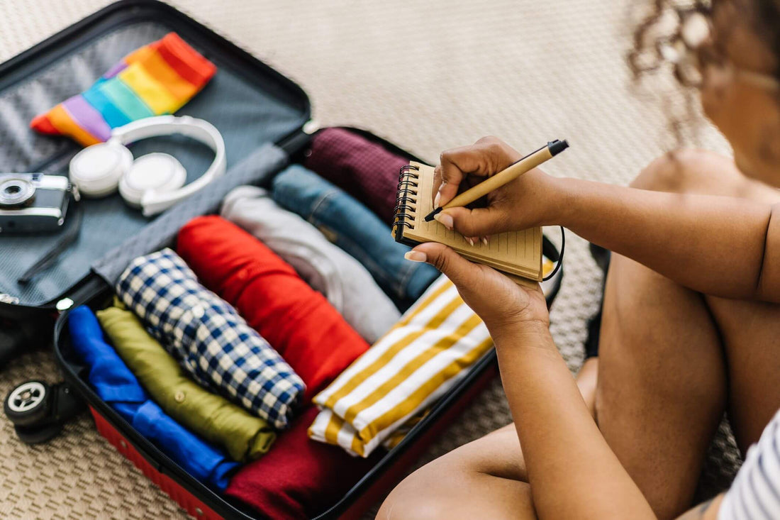 Best Minimalist Packing List For 2 Weeks